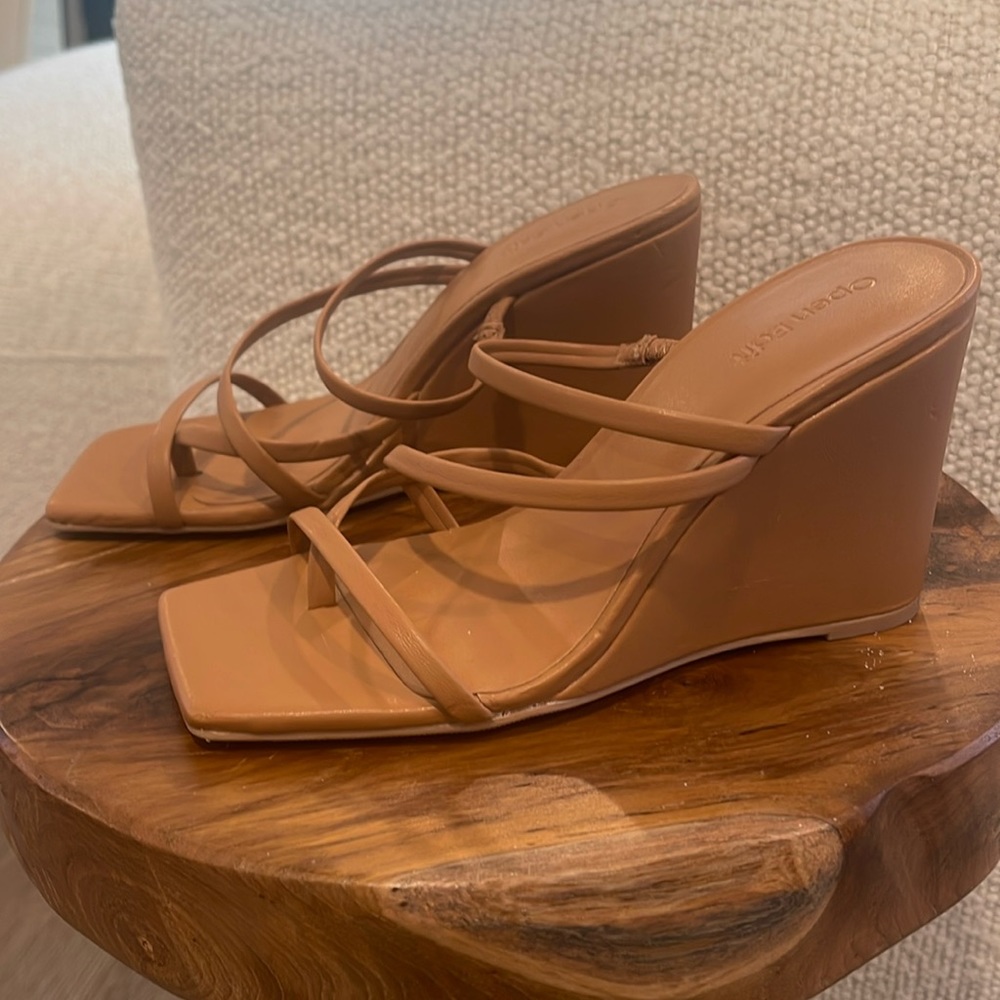 Open Edit Brown wedges